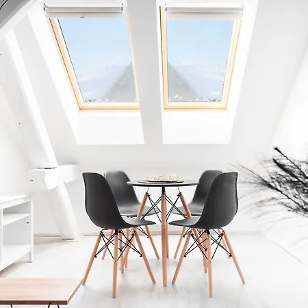 Stefanikova Violet Apartment